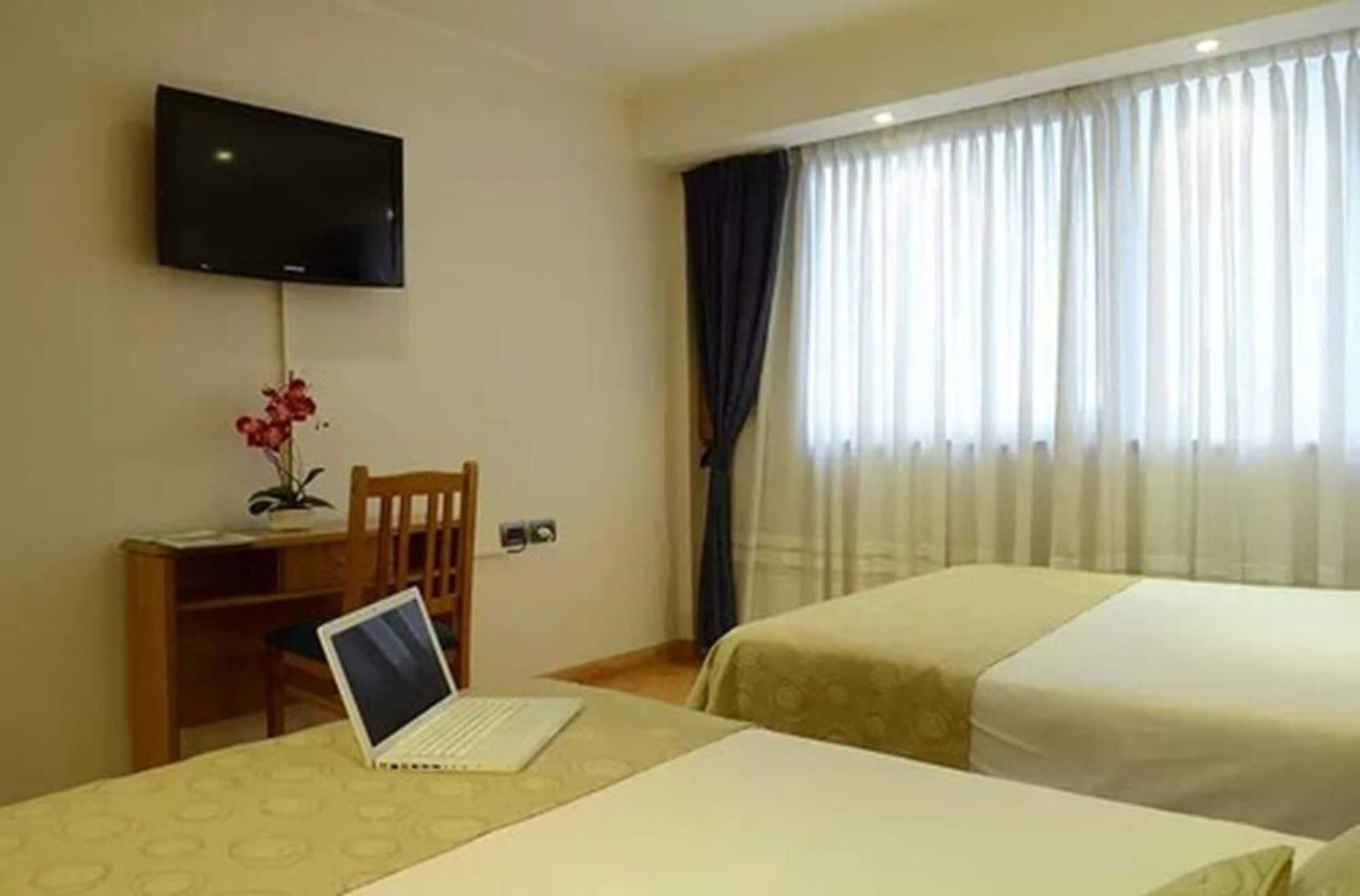Ñikén Hotel Spa&Business Center Necochea Buitenkant foto