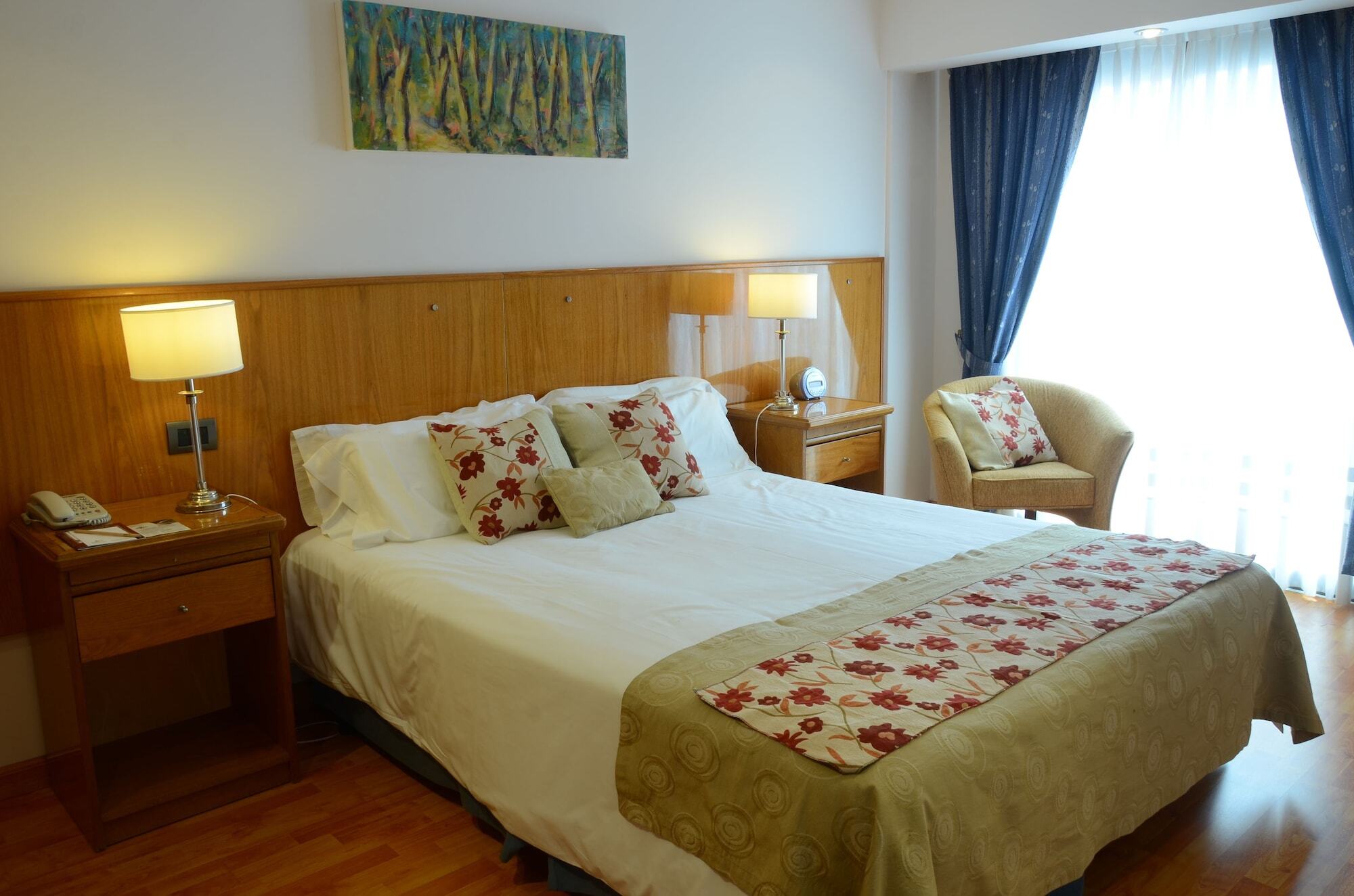 Ñikén Hotel Spa&Business Center Necochea Buitenkant foto